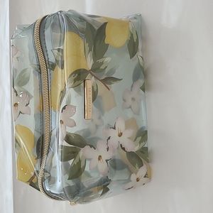 Cosmetic bag
